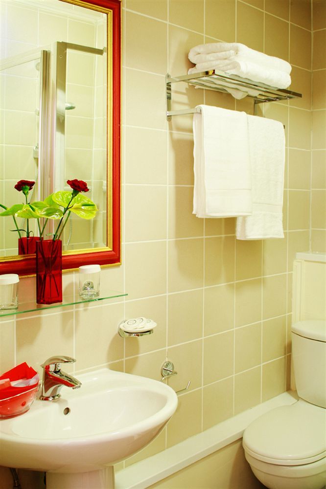 Hotel Makedonia London Bagian luar foto