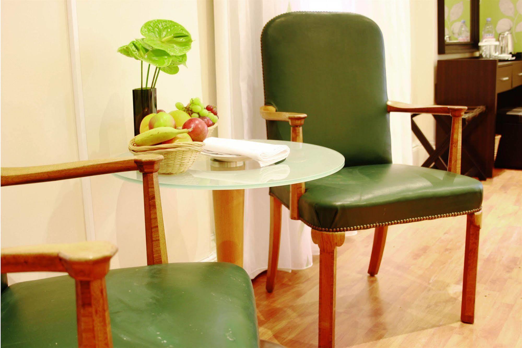 Hotel Makedonia London Bagian luar foto