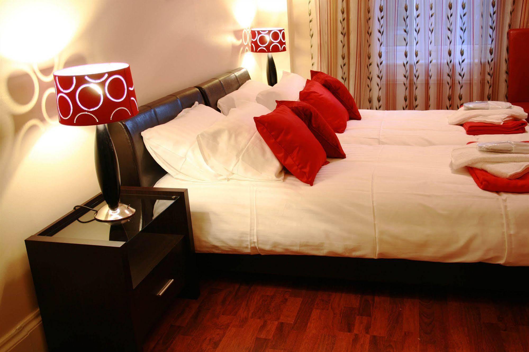 Hotel Makedonia London Bagian luar foto
